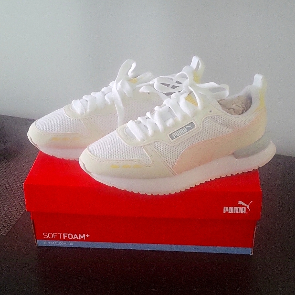 PUMA R78 sneakers Size 5.5